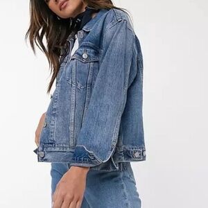 Levi's Denim Trucker Jacket VINTAGE Woman’s size small